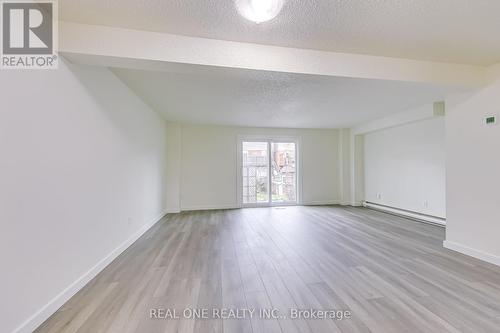 32 Danville Avenue, Halton Hills, ON - Indoor Photo Showing Other Room