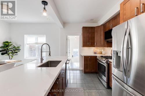 31 Grafton Avenue, Toronto, ON - Indoor Photo Showing Kitchen With Upgraded Kitchen