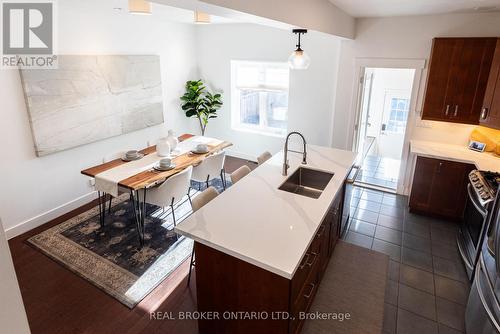 31 Grafton Avenue, Toronto, ON - Indoor Photo Showing Kitchen