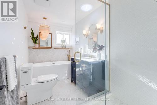 31 Grafton Avenue, Toronto, ON - Indoor Photo Showing Bathroom