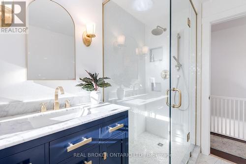 31 Grafton Avenue, Toronto, ON - Indoor Photo Showing Bathroom