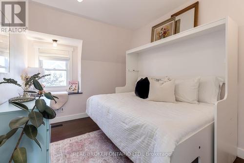 31 Grafton Avenue, Toronto, ON - Indoor Photo Showing Bedroom