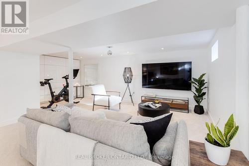 31 Grafton Avenue, Toronto, ON - Indoor Photo Showing Living Room