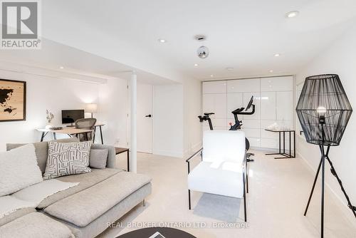 31 Grafton Avenue, Toronto, ON - Indoor Photo Showing Living Room