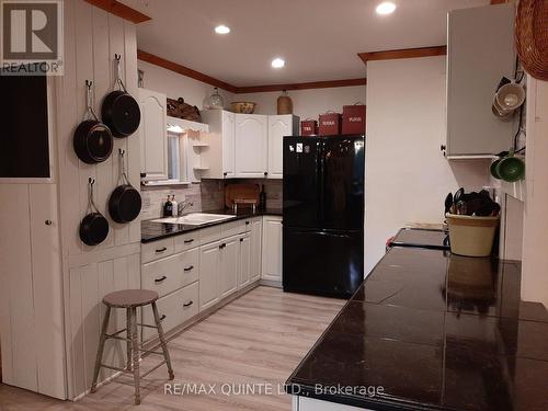 3247 Flinton Road, Addington Highlands, ON - Indoor Photo Showing Kitchen