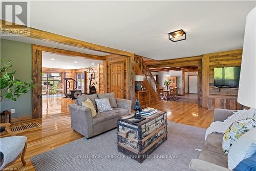 1758 Forty Foot Road, Central Frontenac (Frontenac Centre), ON - Indoor Photo Showing Living Room