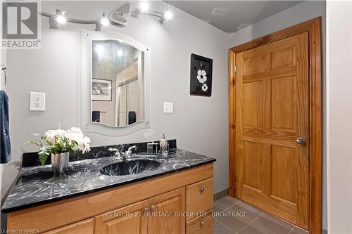 1758 Forty Foot Road, Central Frontenac (Frontenac Centre), ON - Indoor Photo Showing Bathroom