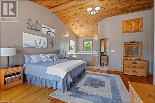 1758 Forty Foot Road, Central Frontenac (Frontenac Centre), ON - Indoor Photo Showing Bedroom