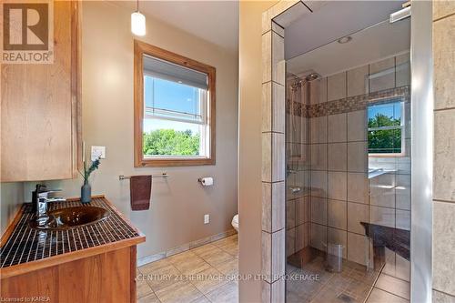 1758 Forty Foot Road, Central Frontenac (Frontenac Centre), ON - Indoor Photo Showing Bathroom