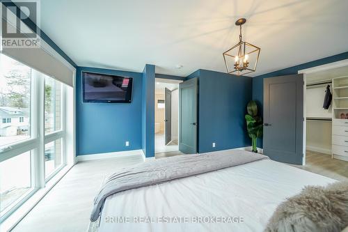 12 Warwick Avenue, Lambton Shores (Grand Bend), ON - Indoor Photo Showing Bedroom