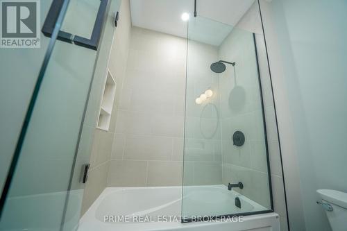 12 Warwick Avenue, Lambton Shores (Grand Bend), ON - Indoor Photo Showing Bathroom