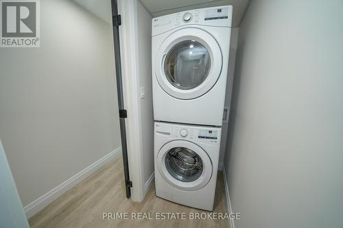 12 Warwick Avenue, Lambton Shores (Grand Bend), ON - Indoor Photo Showing Laundry Room