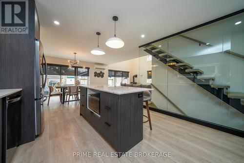 12 Warwick Avenue, Lambton Shores (Grand Bend), ON - Indoor Photo Showing Kitchen