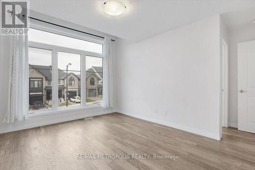 34 Queensbrook Crescent, Cambridge, ON - Indoor Photo Showing Other Room