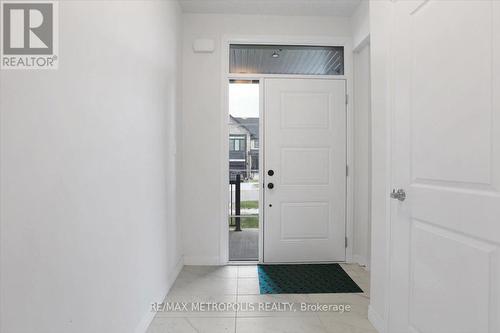 34 Queensbrook Crescent, Cambridge, ON - Indoor Photo Showing Other Room