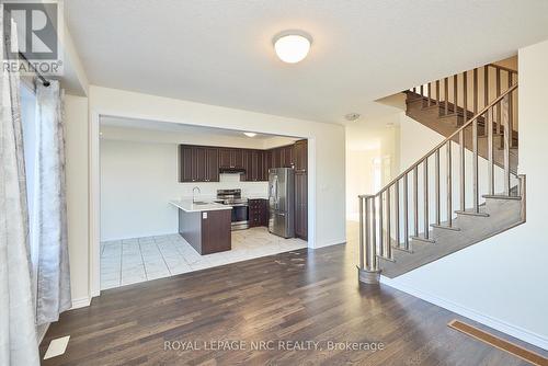 10 Peach Street, Thorold (560 - Rolling Meadows), ON - Indoor Photo Showing Kitchen