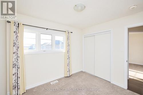 10 Peach Street, Thorold (560 - Rolling Meadows), ON - Indoor Photo Showing Other Room