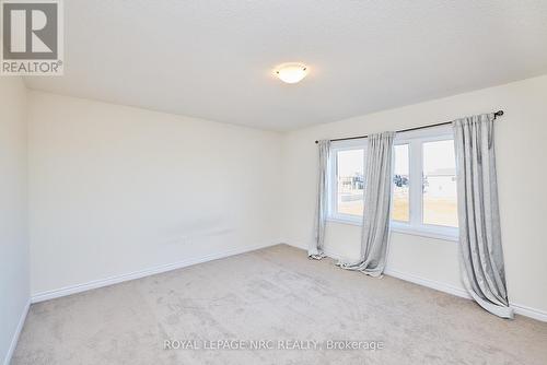 10 Peach Street, Thorold (560 - Rolling Meadows), ON - Indoor Photo Showing Other Room