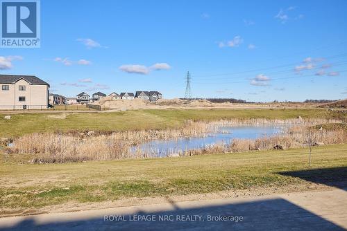 10 Peach Street, Thorold (560 - Rolling Meadows), ON - Outdoor With Body Of Water With View