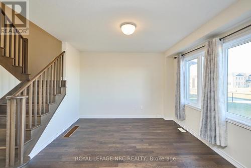 10 Peach Street, Thorold (560 - Rolling Meadows), ON - Indoor Photo Showing Other Room