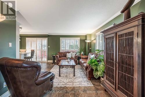 69 Ipswich Terrace, Ottawa, ON - Indoor Photo Showing Living Room