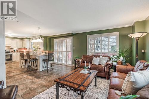 69 Ipswich Terrace, Ottawa, ON - Indoor Photo Showing Living Room