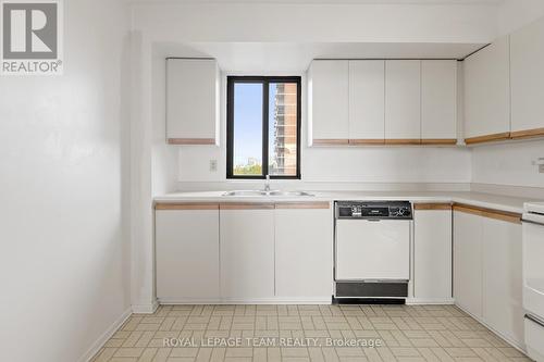 606 - 50 Emmerson Avenue, Ottawa, ON - Indoor Photo Showing Kitchen With Double Sink