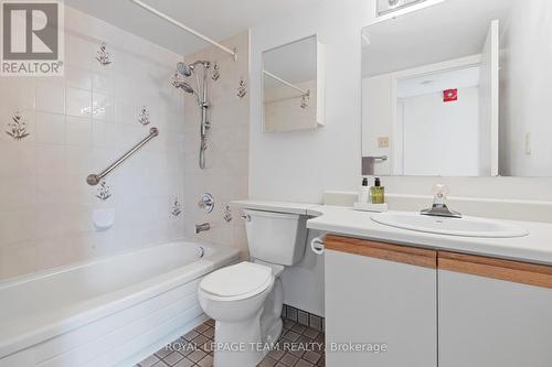 606 - 50 Emmerson Avenue, Ottawa, ON - Indoor Photo Showing Bathroom