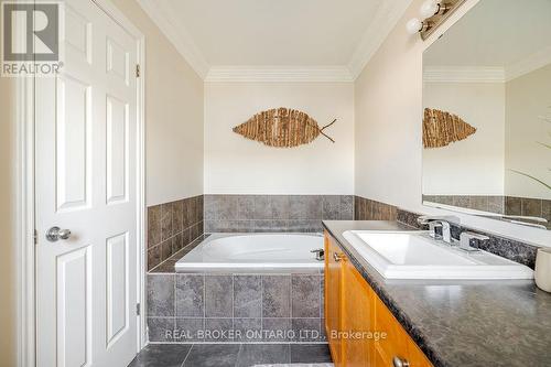 429 Sparkman Avenue, Ottawa, ON - Indoor Photo Showing Bathroom