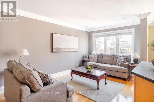 429 Sparkman Avenue, Ottawa, ON - Indoor Photo Showing Living Room