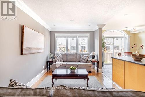 429 Sparkman Avenue, Ottawa, ON - Indoor Photo Showing Living Room