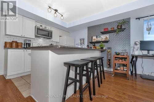 805 - 429 Somerset Street W, Ottawa, ON - Indoor Photo Showing Kitchen