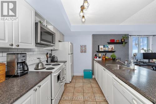 805 - 429 Somerset Street W, Ottawa, ON - Indoor Photo Showing Kitchen