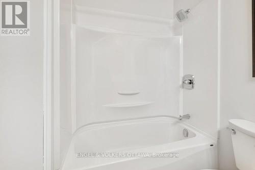 46 Bethune Court, Ottawa, ON - Indoor Photo Showing Bathroom