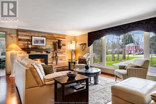 77 Prince Albert Street North, Kingsville, ON - Indoor Photo Showing Living Room With Fireplace