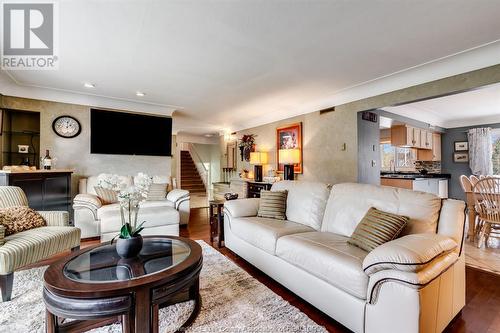 77 Prince Albert Street North, Kingsville, ON - Indoor Photo Showing Living Room