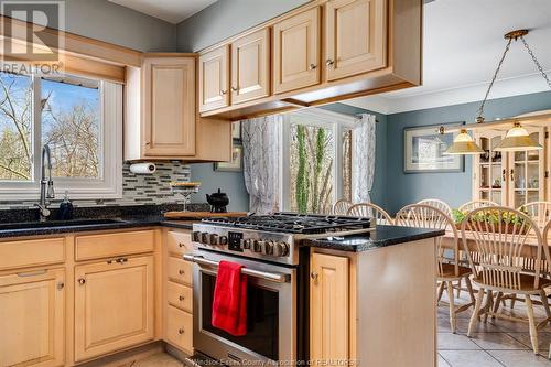 77 Prince Albert Street North, Kingsville, ON - Indoor Photo Showing Kitchen