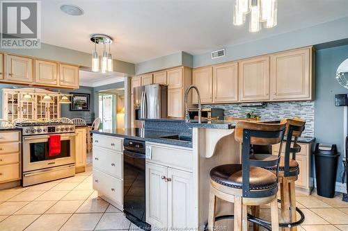 77 Prince Albert Street North, Kingsville, ON - Indoor Photo Showing Kitchen With Upgraded Kitchen