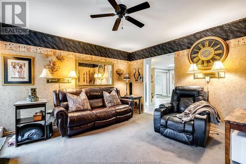 77 Prince Albert Street North, Kingsville, ON - Indoor Photo Showing Living Room