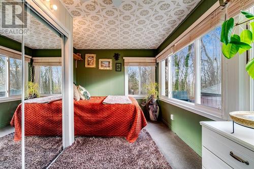 77 Prince Albert Street North, Kingsville, ON - Indoor Photo Showing Bedroom