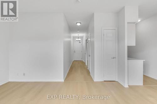 102 - 16 Dallimore Circle, Toronto, ON - Indoor Photo Showing Other Room