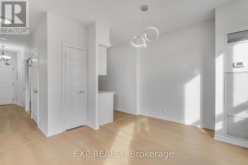 102 - 16 Dallimore Circle, Toronto, ON - Indoor Photo Showing Other Room