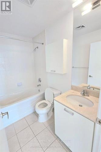 3001 - 38 Grenville Street, Toronto, ON - Indoor Photo Showing Bathroom