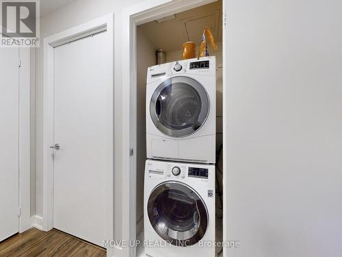 1406 - 438 King Street W, Toronto, ON - Indoor Photo Showing Laundry Room