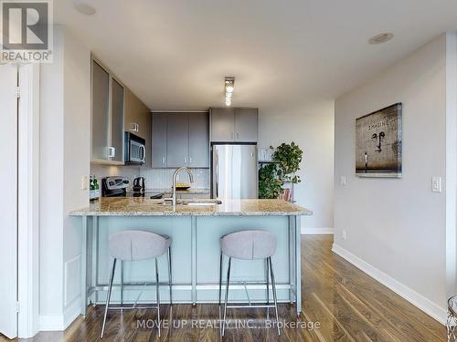 1406 - 438 King Street W, Toronto, ON - Indoor Photo Showing Kitchen