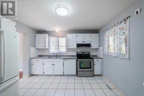 2814 Andorra Circle, Mississauga, ON - Indoor Photo Showing Kitchen With Double Sink