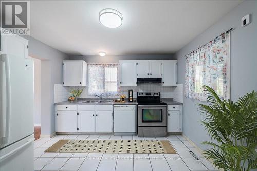 2814 Andorra Circle, Mississauga, ON - Indoor Photo Showing Kitchen With Double Sink