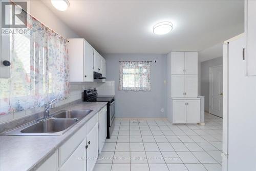 2814 Andorra Circle, Mississauga, ON - Indoor Photo Showing Kitchen With Double Sink