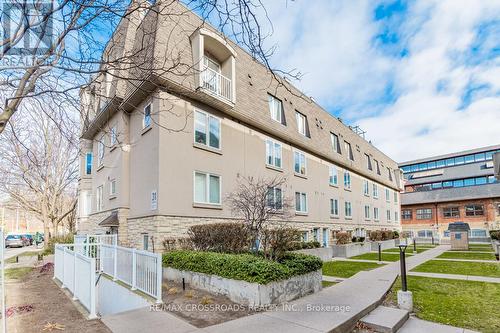 26 - 31 Foundry Avenue, Toronto, ON - Outdoor