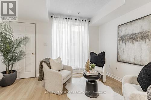 26 - 31 Foundry Avenue, Toronto, ON - Indoor Photo Showing Living Room